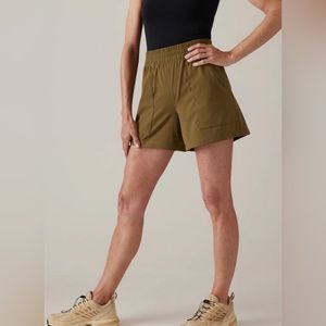 Athleta Boundless Short - Acacia Olive - XXS